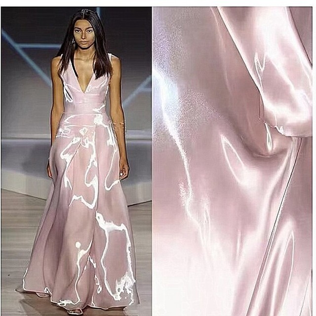 Glanz-Satin 2-seitiger schwerer Glanz-Satin in hellem Rosa und viele Farben