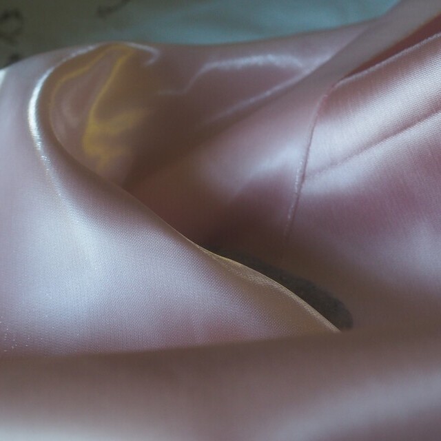 Art. Nr.: Glanz-Satin 2-seitiger schwerer Glanz-Satin in hellem Rosa und viele Farben | Ansicht: Glanz-Satin 2-seitiger schwerer Glanz-Satin in hellem Rosa und viele Farben Glanz-Satin 2-seitiger schwerer Glanz-Satin in hellem Rosa und viele Farben | Ansicht: Glanz-Satin 2-seitiger schwerer Glanz-Satin in hellem Rosa und viele Farben