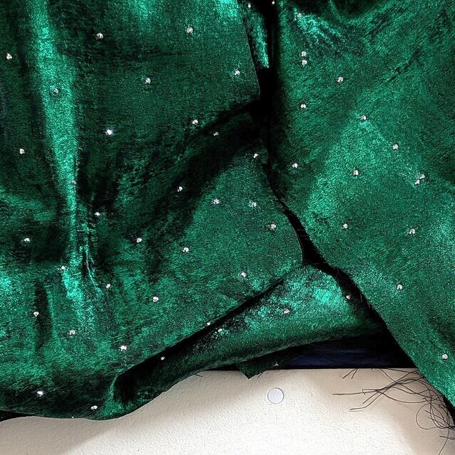 Art. No.: Glitter satin with imitation diamonds in rich green and many other colors Glitter satin with imitation diamonds in rich green and many other colors