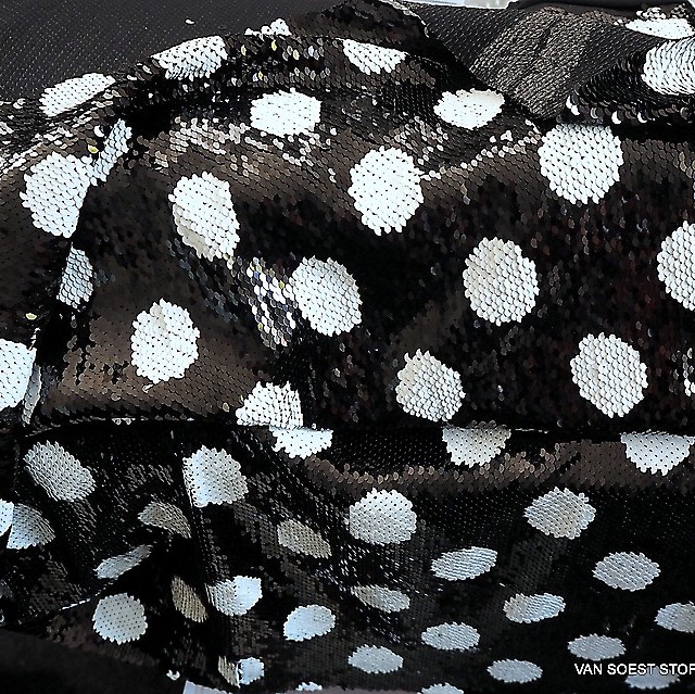 Large sequins polka dots on stretch jersey in black & white | View: Large sequins polka dots on stretch jersey in black & white
