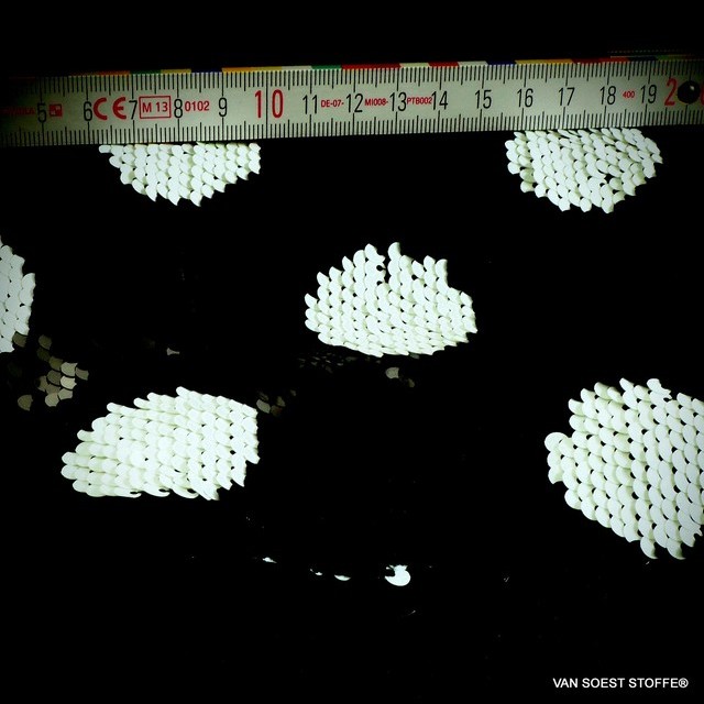 Grosse Pailletten Tupfen auf Stretch Jersey in Schwarz-Weiß | Ansicht: Grosse Pailletten Tupfen auf Strech Jersey in Schwarz-Weiß