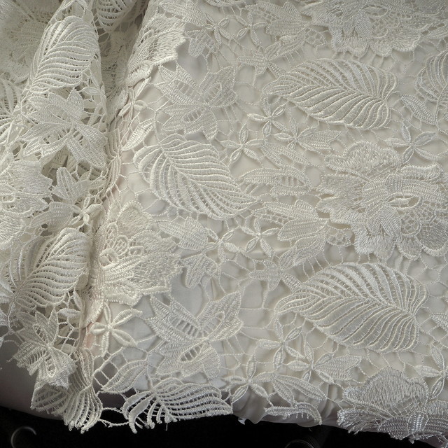 Guipure lace in white | View: Guipure lace in white