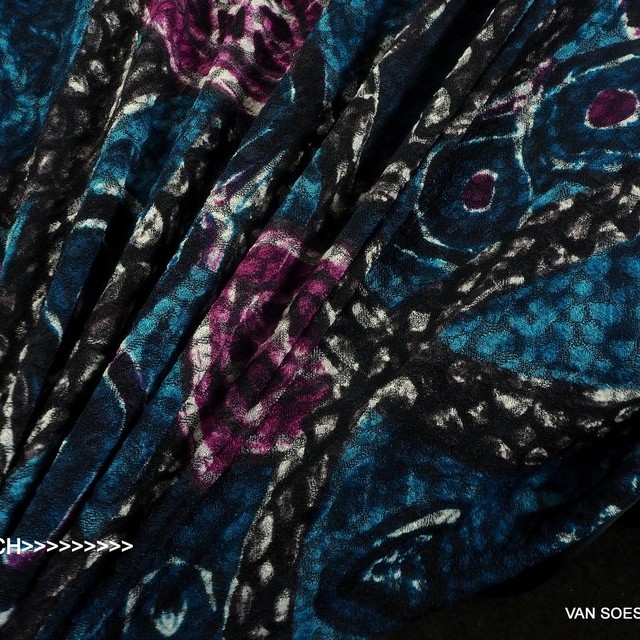 High stretch printed animal fur look in purple-dark turquoise | View: High stretch printed animal fur look in purple-dark turquoise