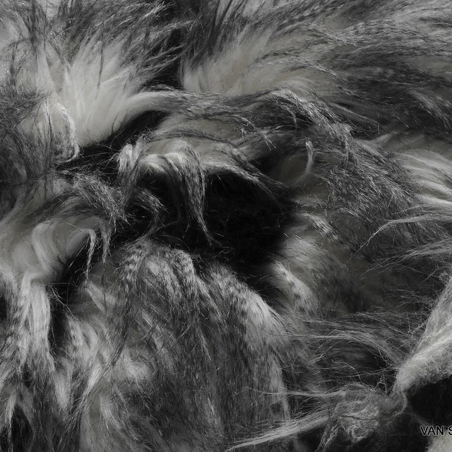 High quality animal fur faux fur optics in black and white | View: High quality animal fur faux fur optics in black and white