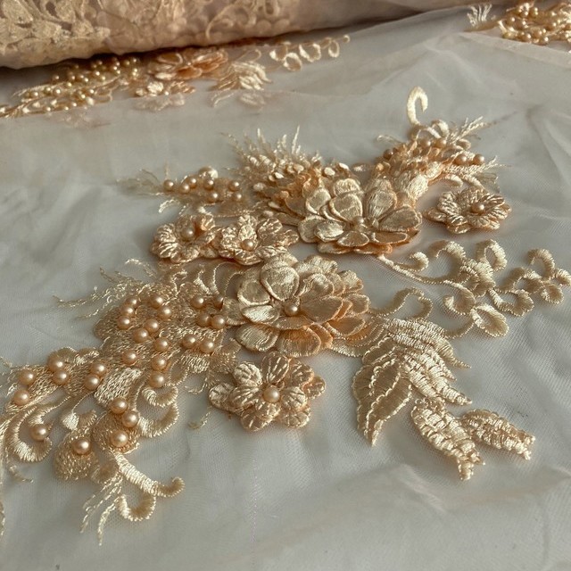 Honig Spitze-3D Blüten & Blätter+großen Perlen auf Tüll