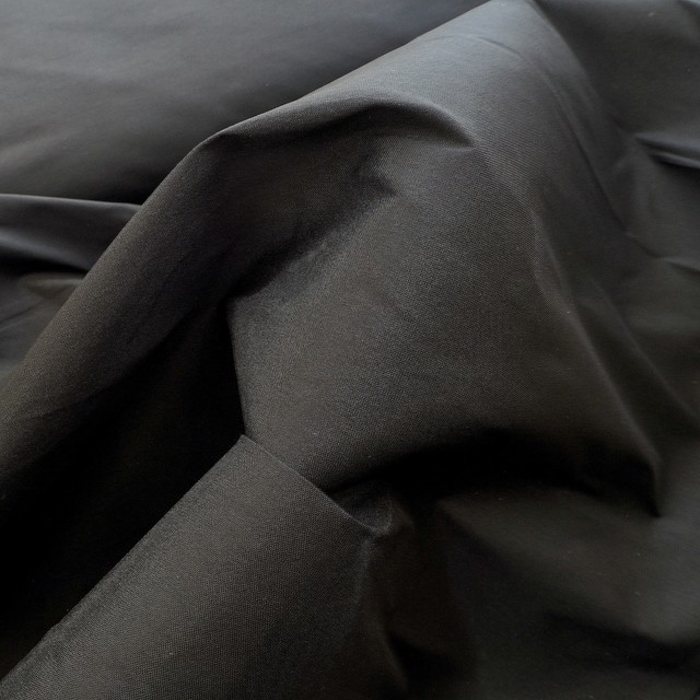 Indian taffeta in densely woven deep black | View: Indian taffeta in densely woven deep black