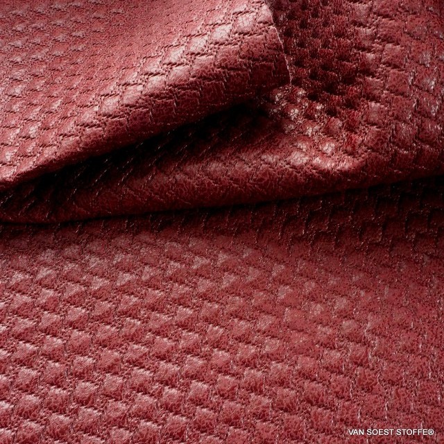 Checked Quilt in burgundy | View: Checked Quilt in burgundy