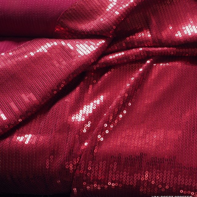 Cherry red sequin longitudinal stripes on high cross stretch knitted fabric | View: Cherry red sequin longitudinal stripes on high cross stretch knitted fabric