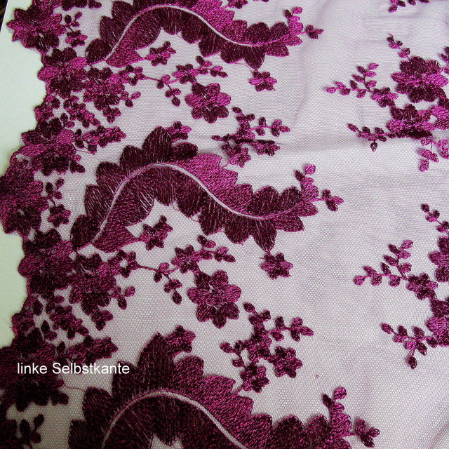 Magenta/Burgund Blümchen/Blätter Spitze
