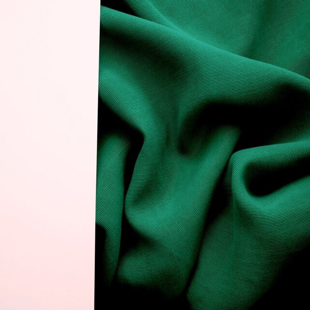 Micro Ottoman Rib Cupro-Rayon in in a rich green colour | View: Micro Ottoman Rib Cupro-Rayon in Green