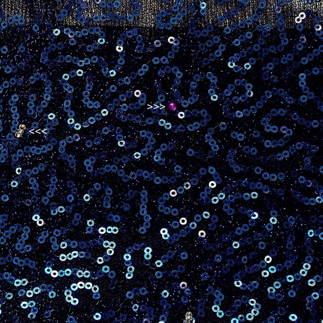 Mini Pailletten + Perlen in dunkel Navy auf Glitter Maschen Jacquard Stoff | Ansicht: Mini Pailletten + Perlen in dunkel Navy auf Glitter Maschen Jacquard Stoff