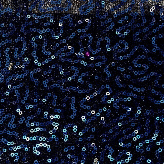 Mini Pailletten + Perlen in dunkel Navy auf Glitter Maschen Jacquard Stoff | Ansicht: Mini Pailletten + Perlen in dunkel Navy auf Glitter Maschen Jacquard Stoff