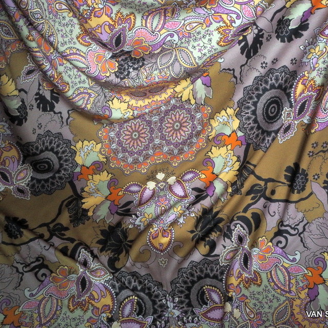 Fashion fabric Italy on heavy viscose stretch jersey