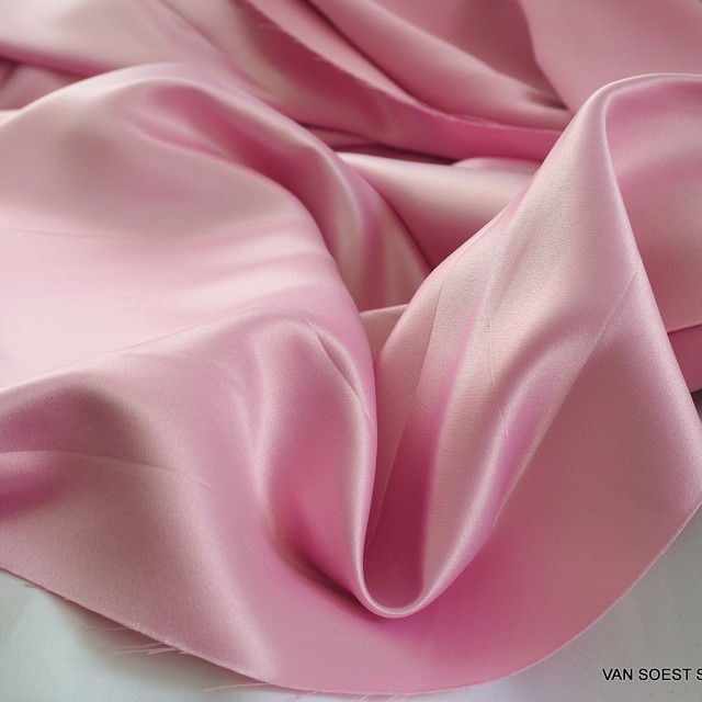 Pink farbiger Vintage Luxus Satin | Ansicht: Pink farbiger Vintage Luxus Satin