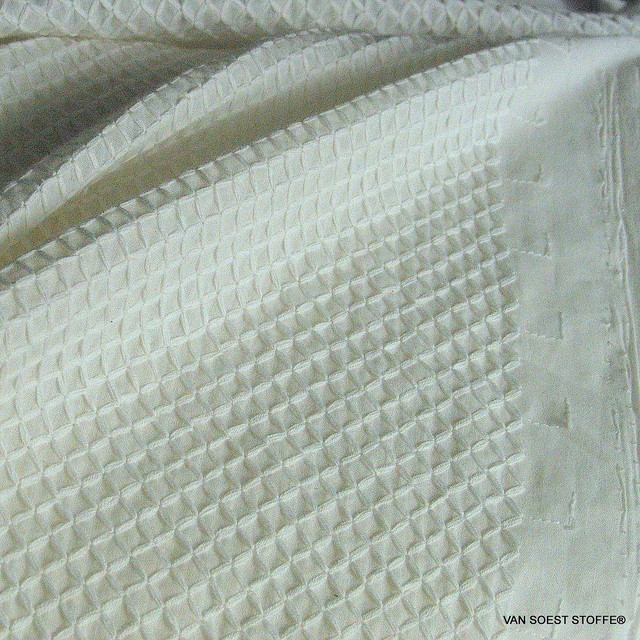 Romben cotton embroidery in white | View: Romben cotton embroidery in white