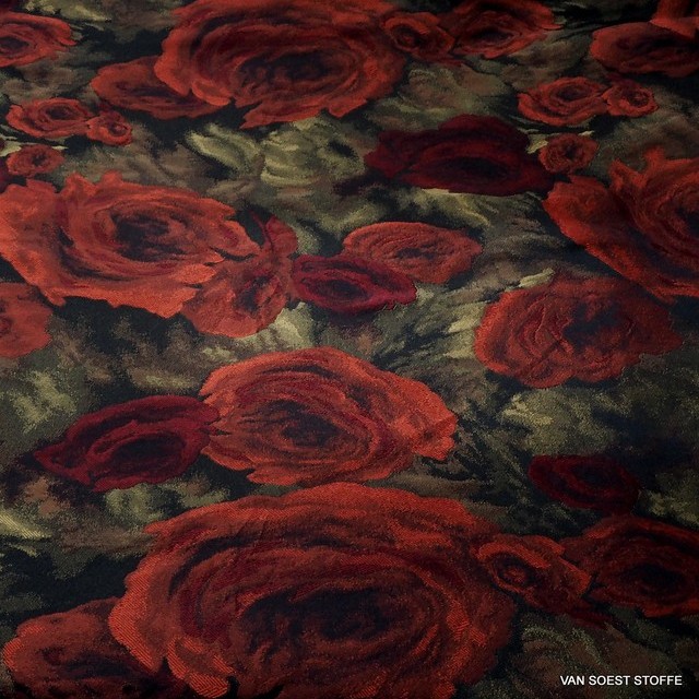 Rose shadow jacquard in red black gold | View: Rose shadow jacquard in red black gold