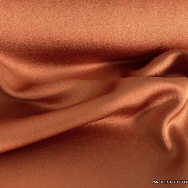Satin with stretch super light and soft flowing in gold