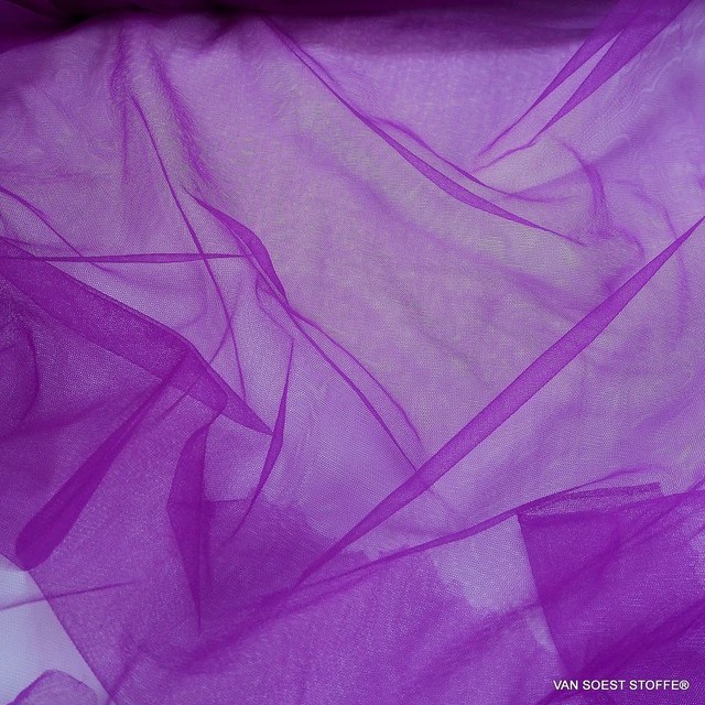 Soft stretch tulle in magenta | View: Soft stretch tulle in magenta