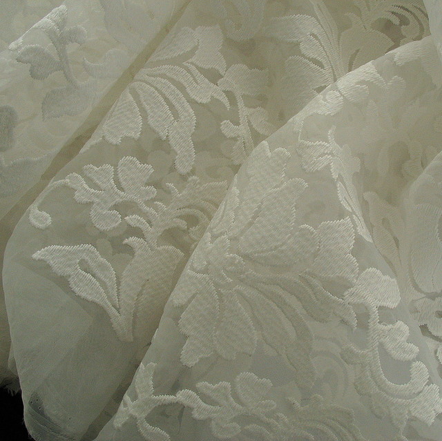 Lace fabrics: floral fantasy on organza in white and white | View: Lace fabrics: floral fantasy on organza in white and white