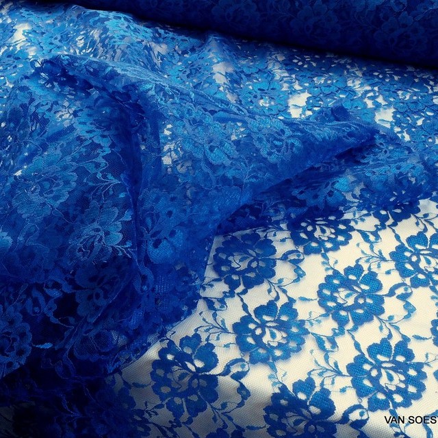 Stiff Clara lace in cobalt blue | View: Stiff Clara lace in cobalt blue