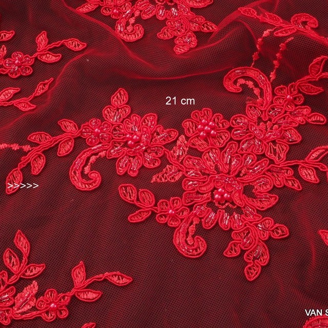 Strass + Perlen + Pailletten bestickter Blumen + Blätter Stickerei in Scharlach Rot | Ansicht: 1630 - Couture Ton in Ton Scharlach Roter Spitze mit Perlen und Straß