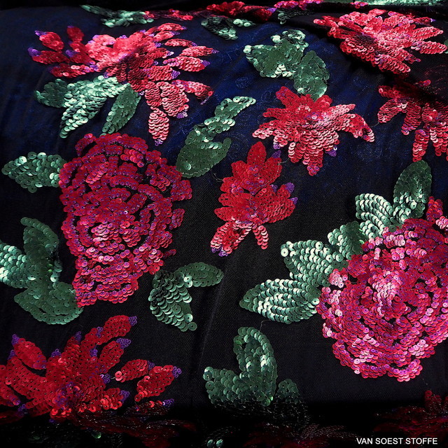 Stretch Blumen + Blätter mini Pailletten allover auf weichen Tüll