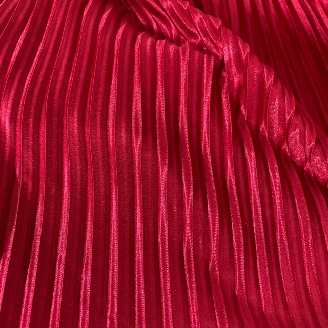 Stretch Pleated Plissé in deep pink | View: Stretch Pleated Plissé in deep pink