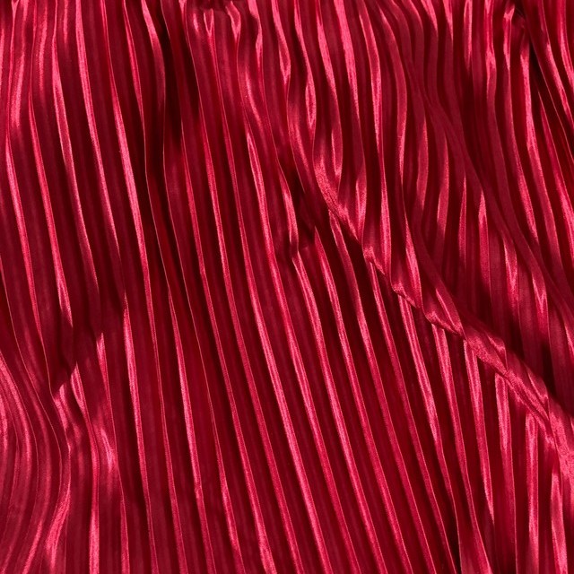 Stretch Pleated Plissé in deep pink | View: Stretch Pleated Plissé in deep pink