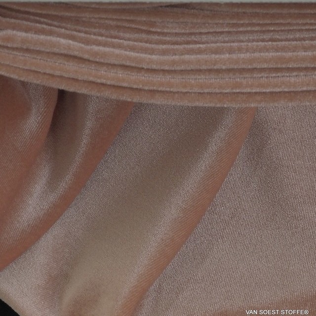 Stretch velvet in skin-champagne-rosé