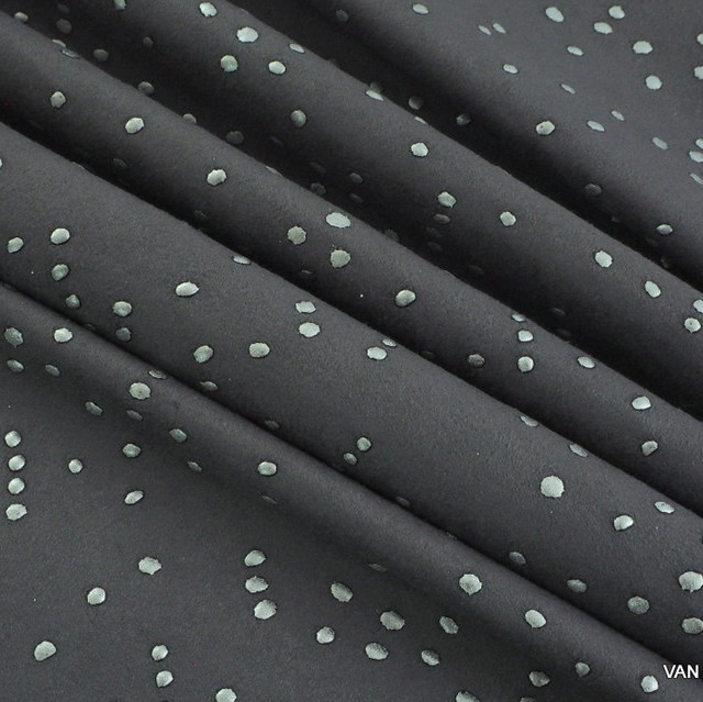 Stretchy silver dabbed leather-imitation in silver grey | View: Stretchy silver dabbed leather-imitation in silver grey