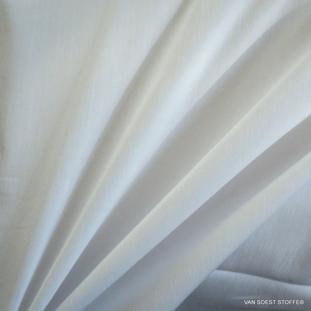 Textured stretch linen in snow white | View: Textured stretch linen in snow white