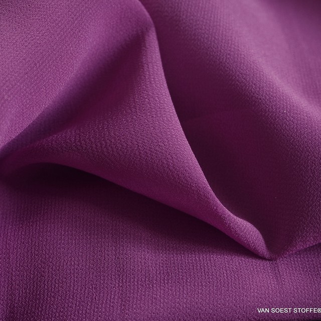 Super fine Georgette in magenta