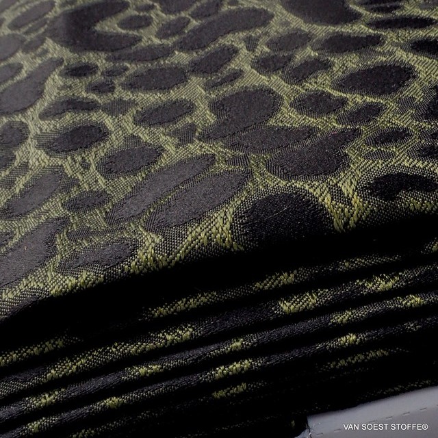 Animal fur jacquard in olive-black | View: Animal fur jacquard in olive-black