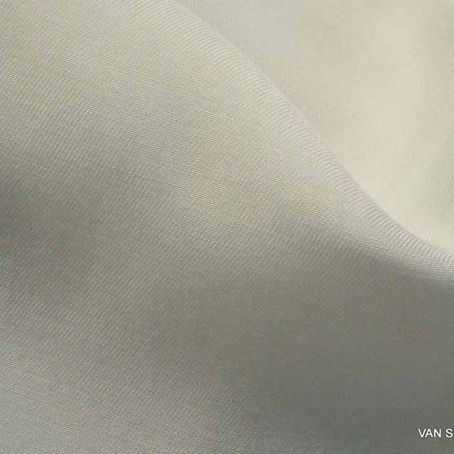 Vintage copper silk in off-white as a twill fabric | View: Vintage copper silk in off-white as a twill fabric