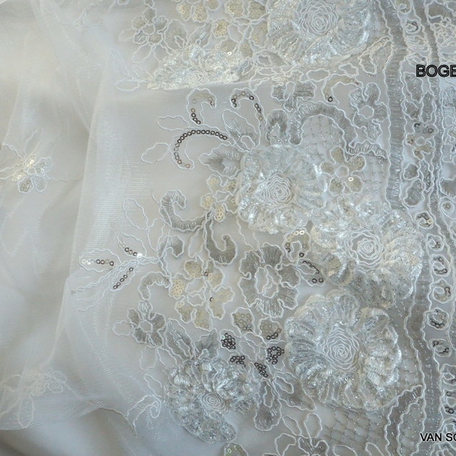 White coloured flower lace on white mesh | View: White coloured flower lace on white mesh