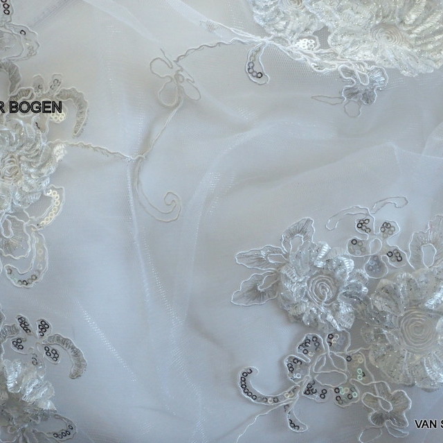 White coloured flower lace on white mesh | View: White coloured flower lace on white mesh