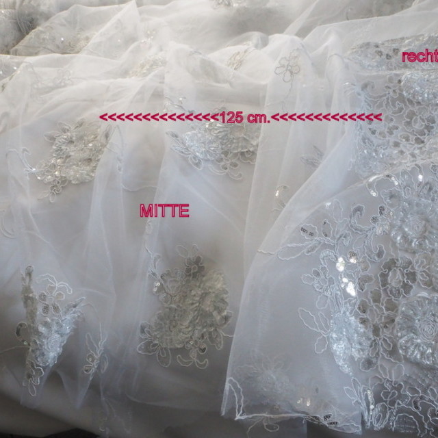 White coloured flower lace on white mesh | View: White coloured flower lace on white mesh