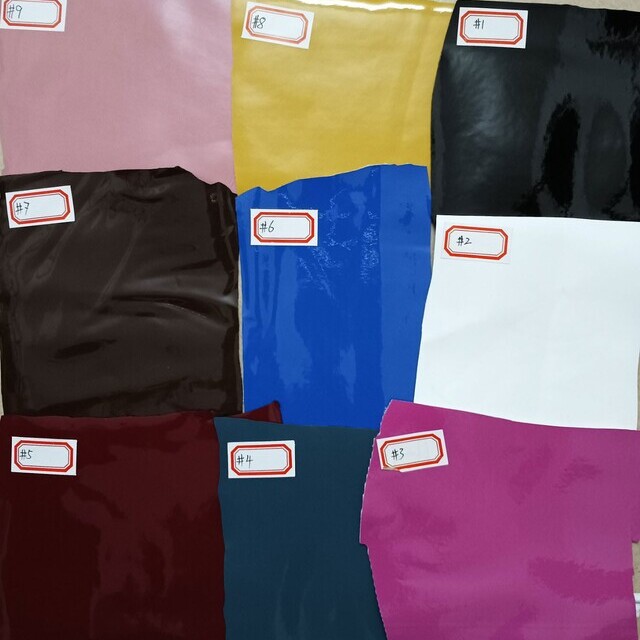 Wet Look soft Vinyl in Pink mit Abseite in Weiß