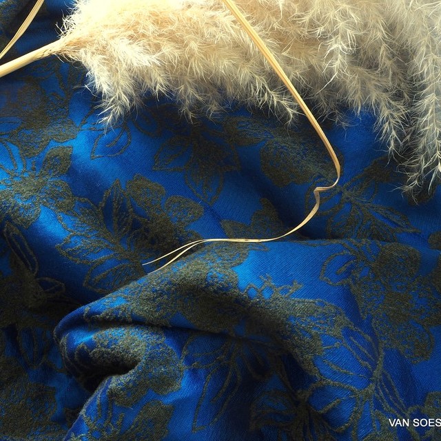 floraler Couture Jaquard u.a. mit Wolle & Viskose Türkis Oliv