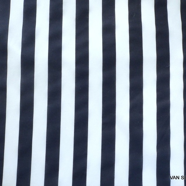 italienischer Designer Block-Streifen in klassischem Marineblau-Weiss | Ansicht: italienischer Lieferant ohne Artikelbezeichnung Blau-Weiss Block-Strei