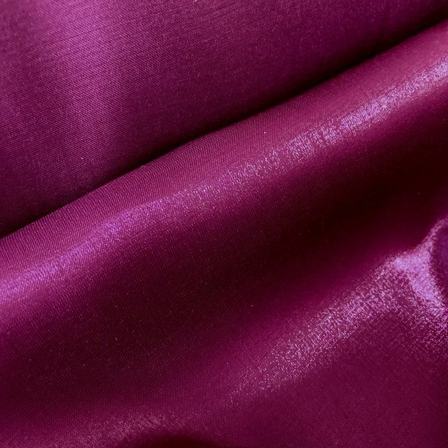 modisch glänzendes Duchesse Imitat in Magenta | Ansicht: modisch glänzendes Duchesse Imitat in Magenta