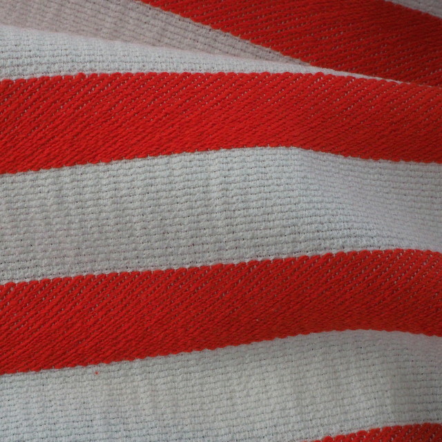 Stretch Quer Streifen Dobby Stoff in Rot - Weiß