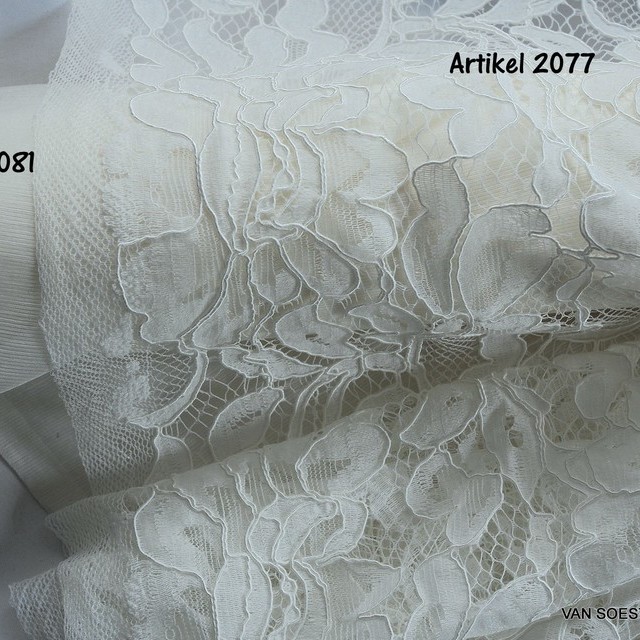 ultra light silk-linen article by Blumarine in Off-White